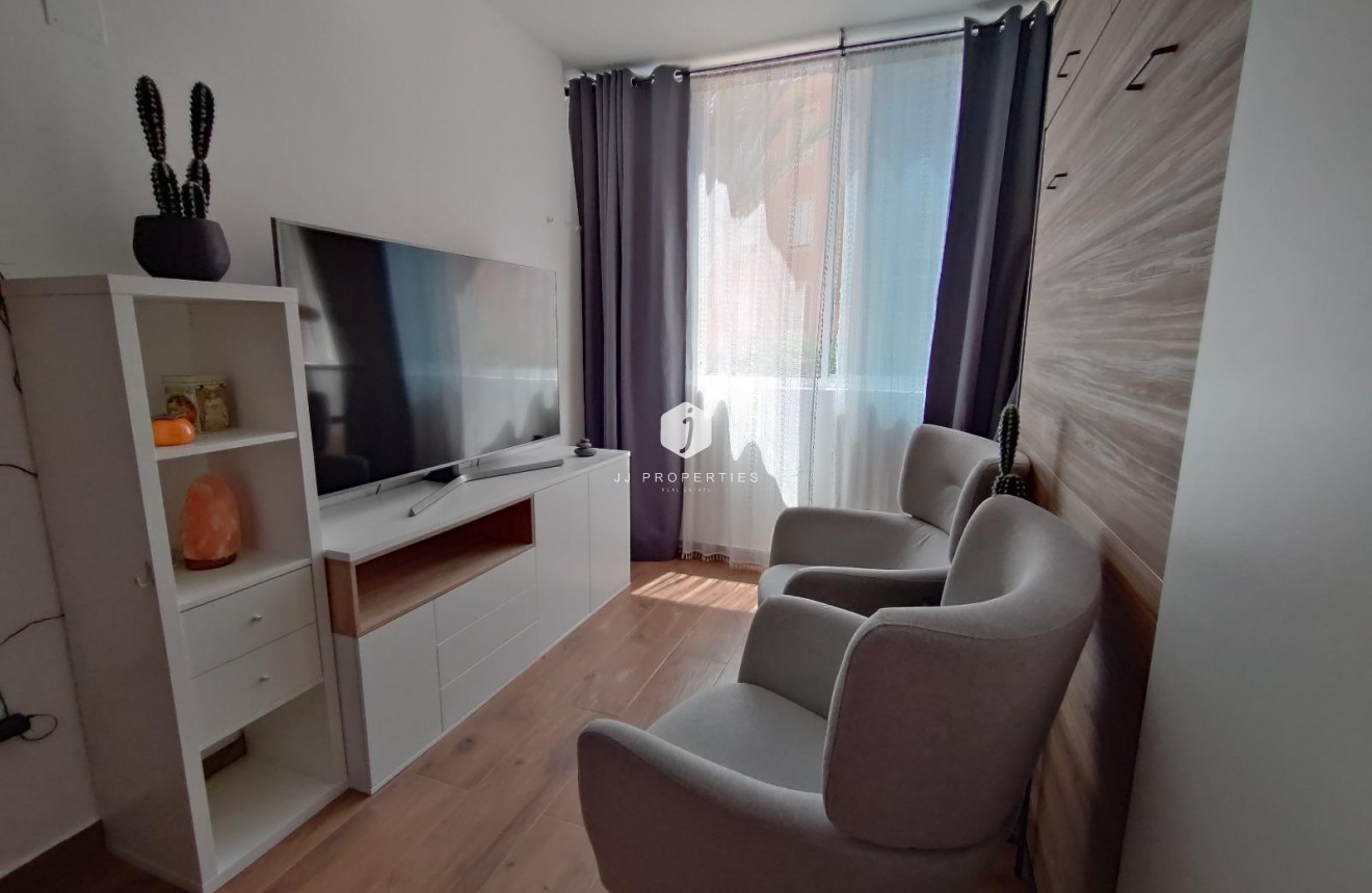 Tweedehands - Appartement / flat -
Torrevieja - La Mata