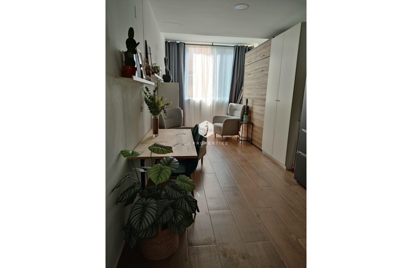 Tweedehands - Appartement / flat -
Torrevieja - La Mata