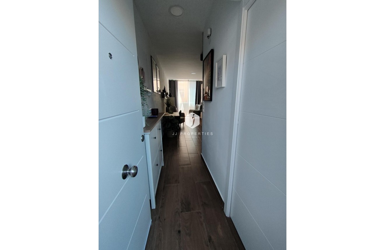 Tweedehands - Appartement / flat -
Torrevieja - La Mata