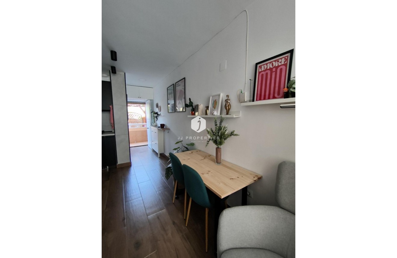 Tweedehands - Appartement / flat -
Torrevieja - La Mata