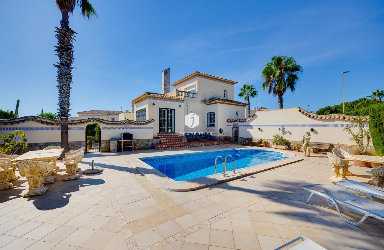 Tweedehands - Villa -
Orihuela Costa - Costa Blanca