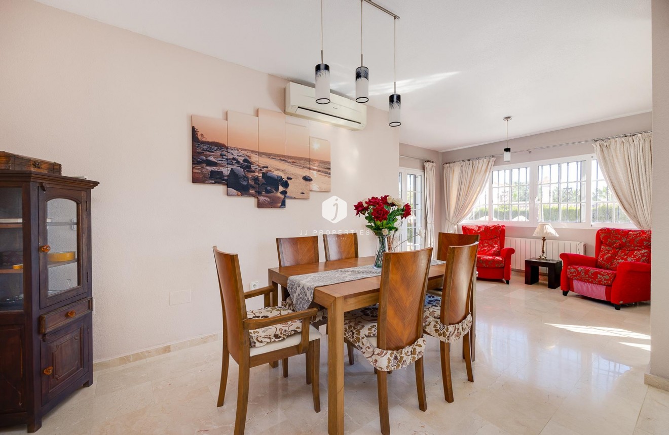 Tweedehands - Villa -
Orihuela Costa - Costa Blanca