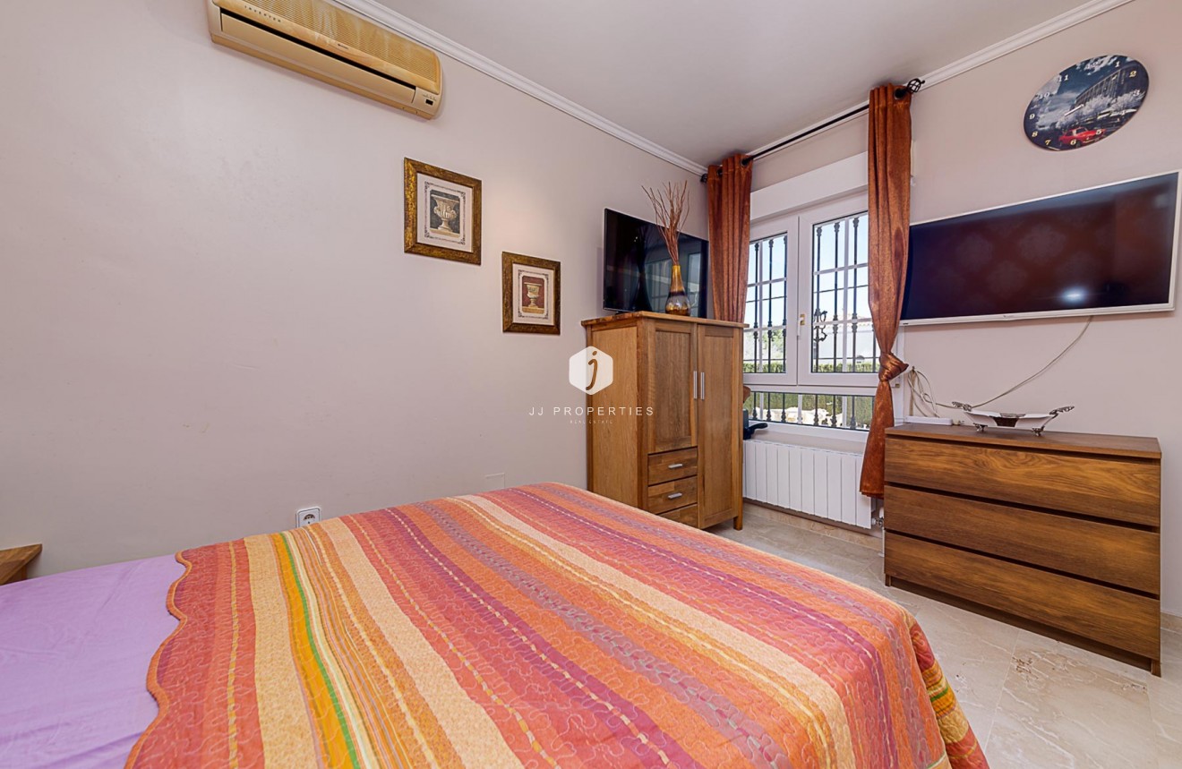 Tweedehands - Villa -
Orihuela Costa - Costa Blanca