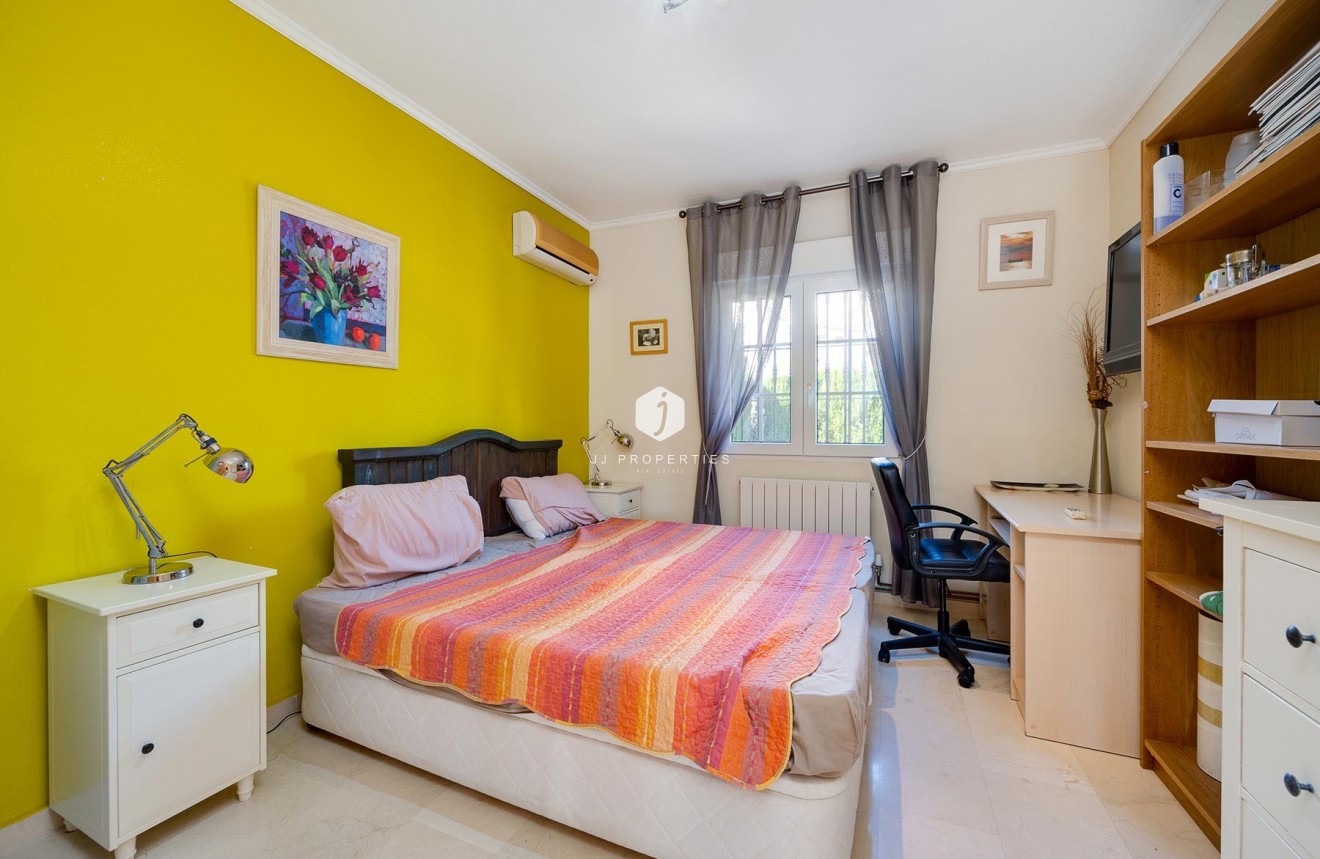 Tweedehands - Villa -
Orihuela Costa - Costa Blanca