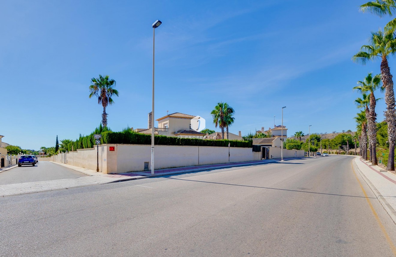 Tweedehands - Villa -
Orihuela Costa - Costa Blanca