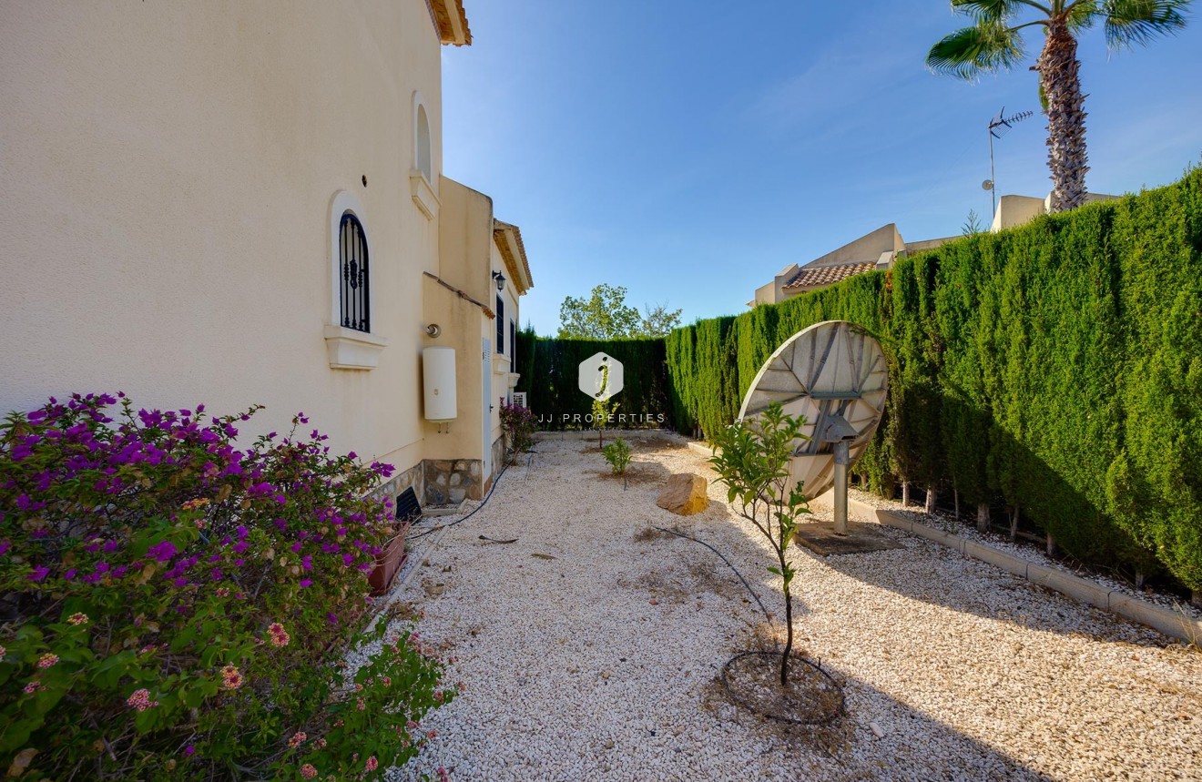 Tweedehands - Villa -
Orihuela Costa - Costa Blanca