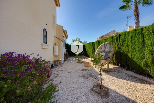 Tweedehands - Villa -
Orihuela Costa - Costa Blanca