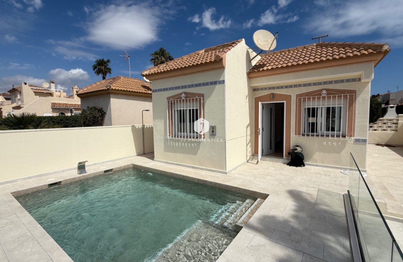Tweedehands - Villa -
Torrevieja - Costa Blanca