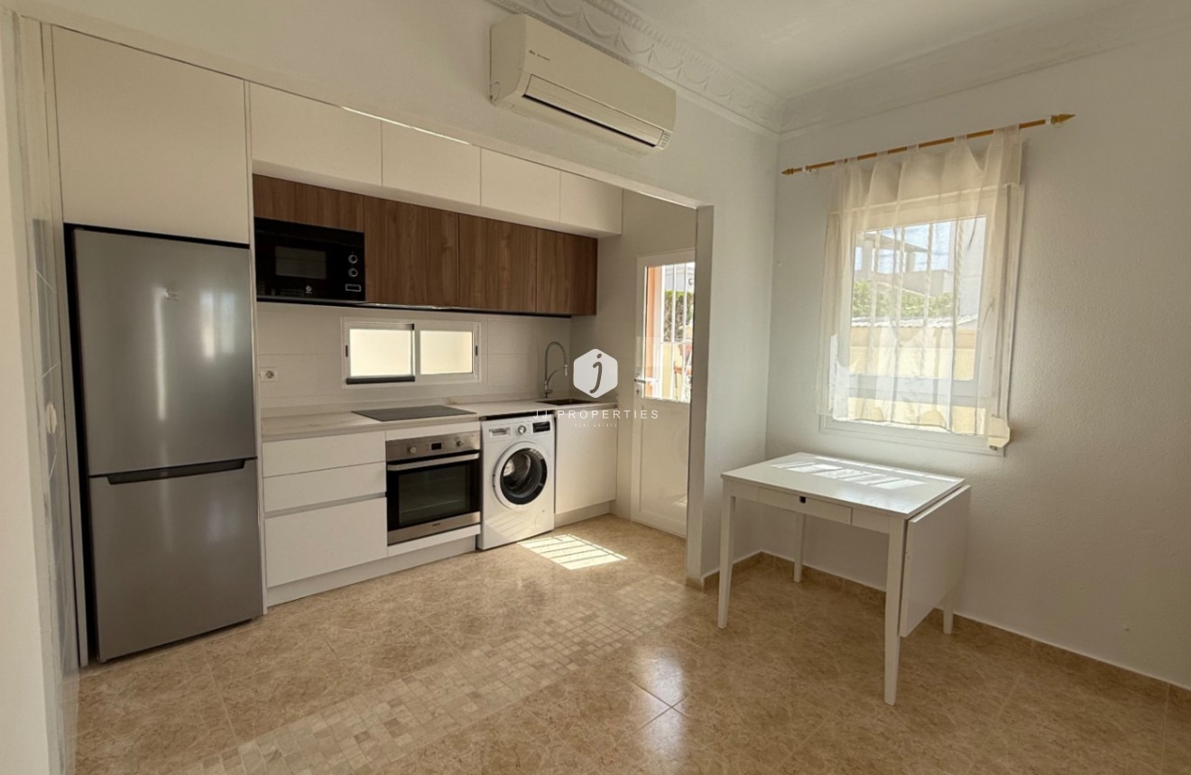 Tweedehands - Villa -
Torrevieja - Costa Blanca