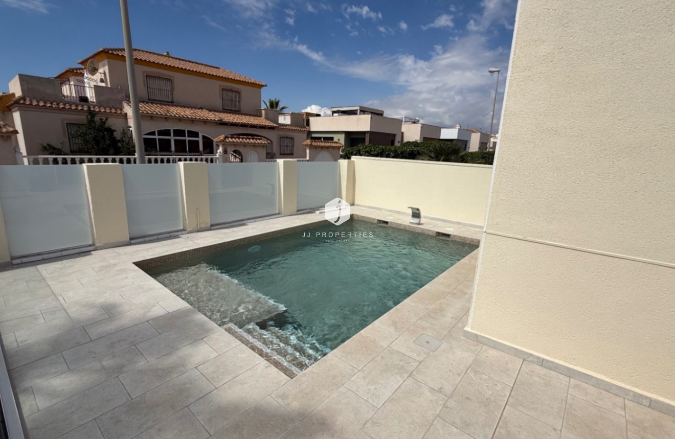 Tweedehands - Villa -
Torrevieja - Costa Blanca