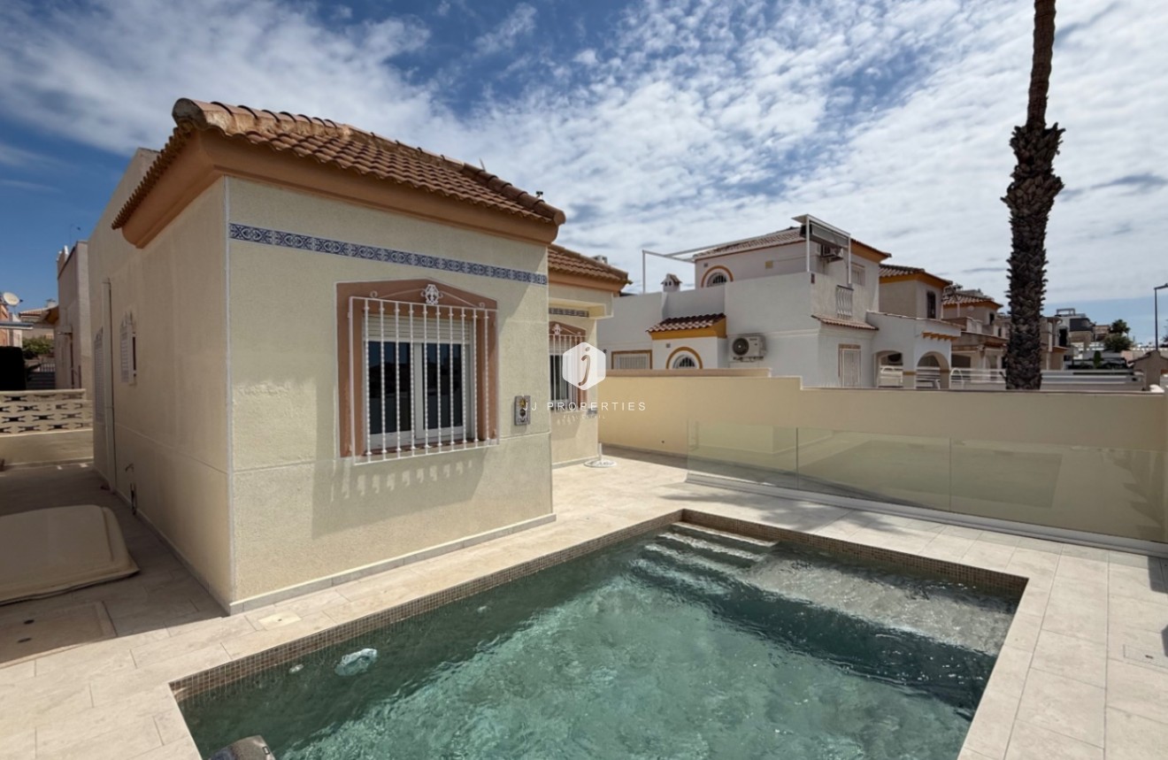 Tweedehands - Villa -
Torrevieja - Costa Blanca