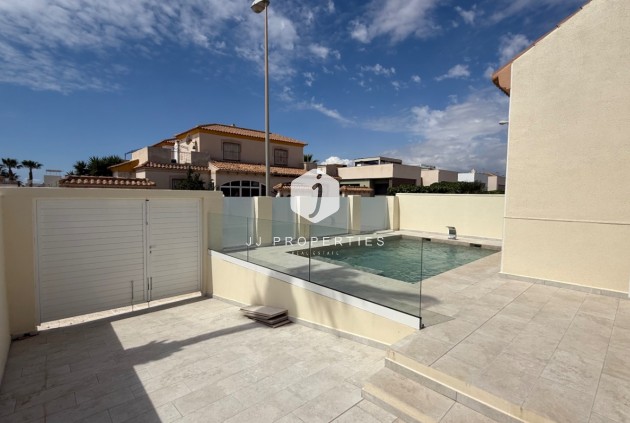 Tweedehands - Villa -
Torrevieja - Costa Blanca