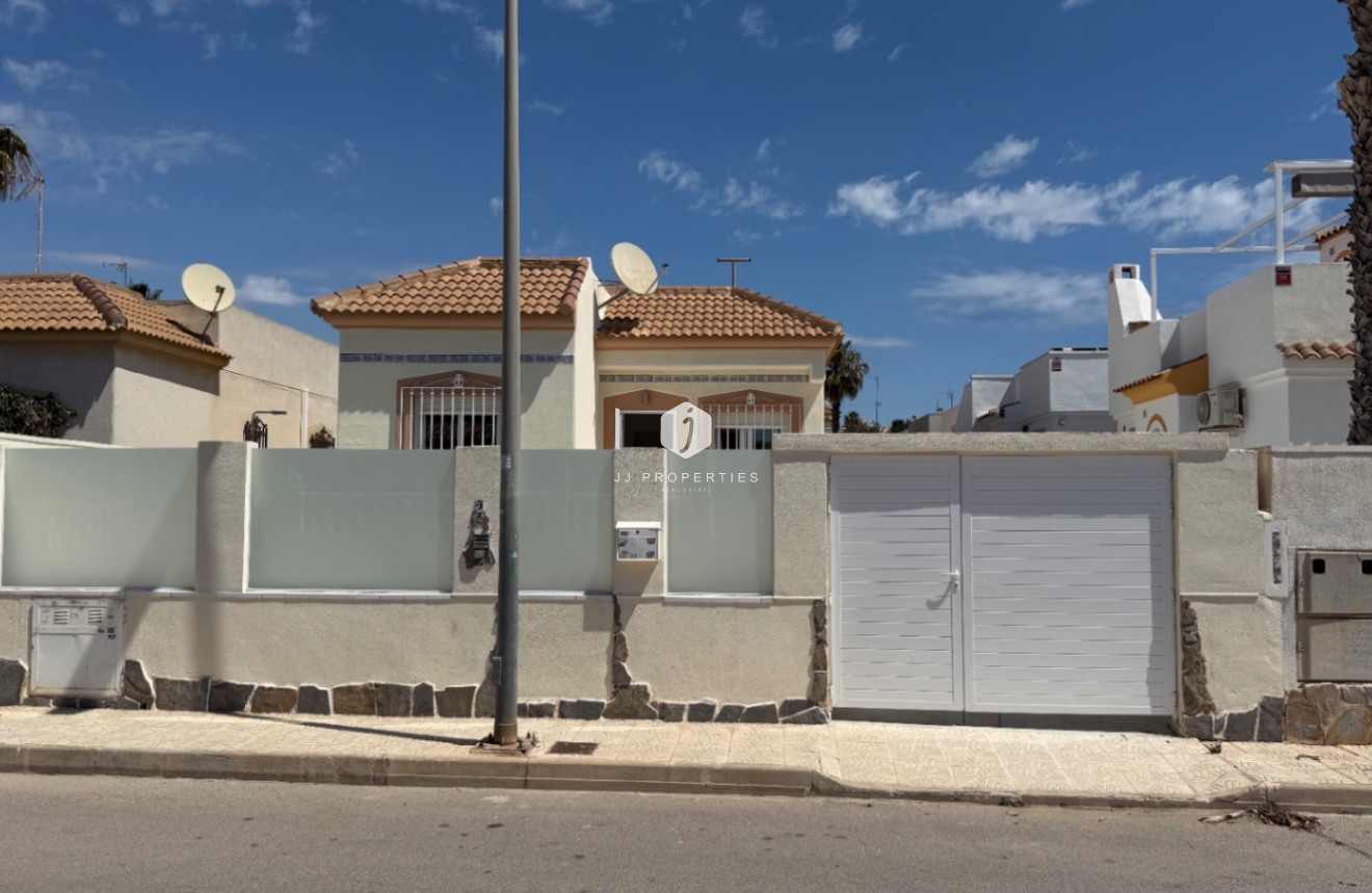 Tweedehands - Villa -
Torrevieja - Costa Blanca
