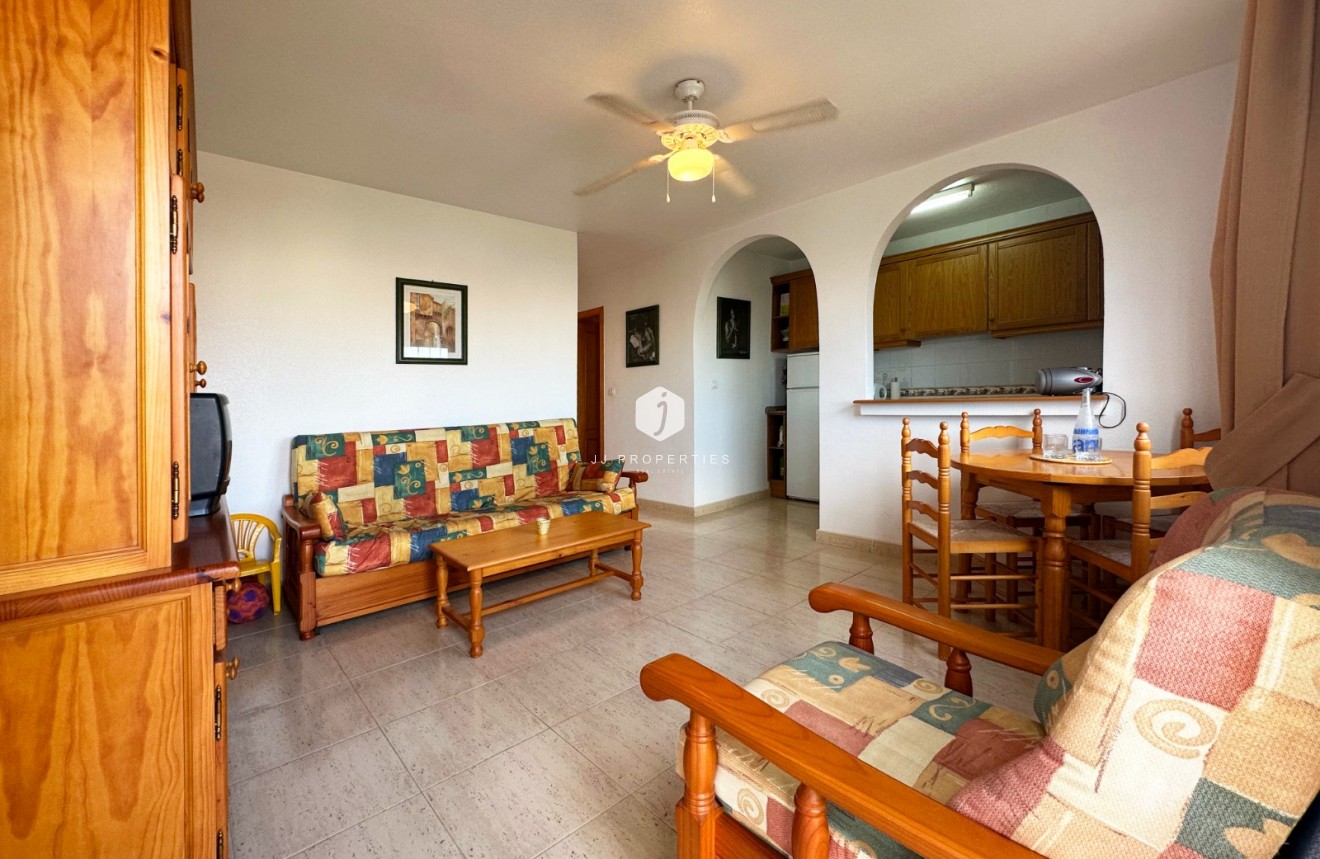 Tweedehands - Bungalow -
San Miguel de Salinas - Inland