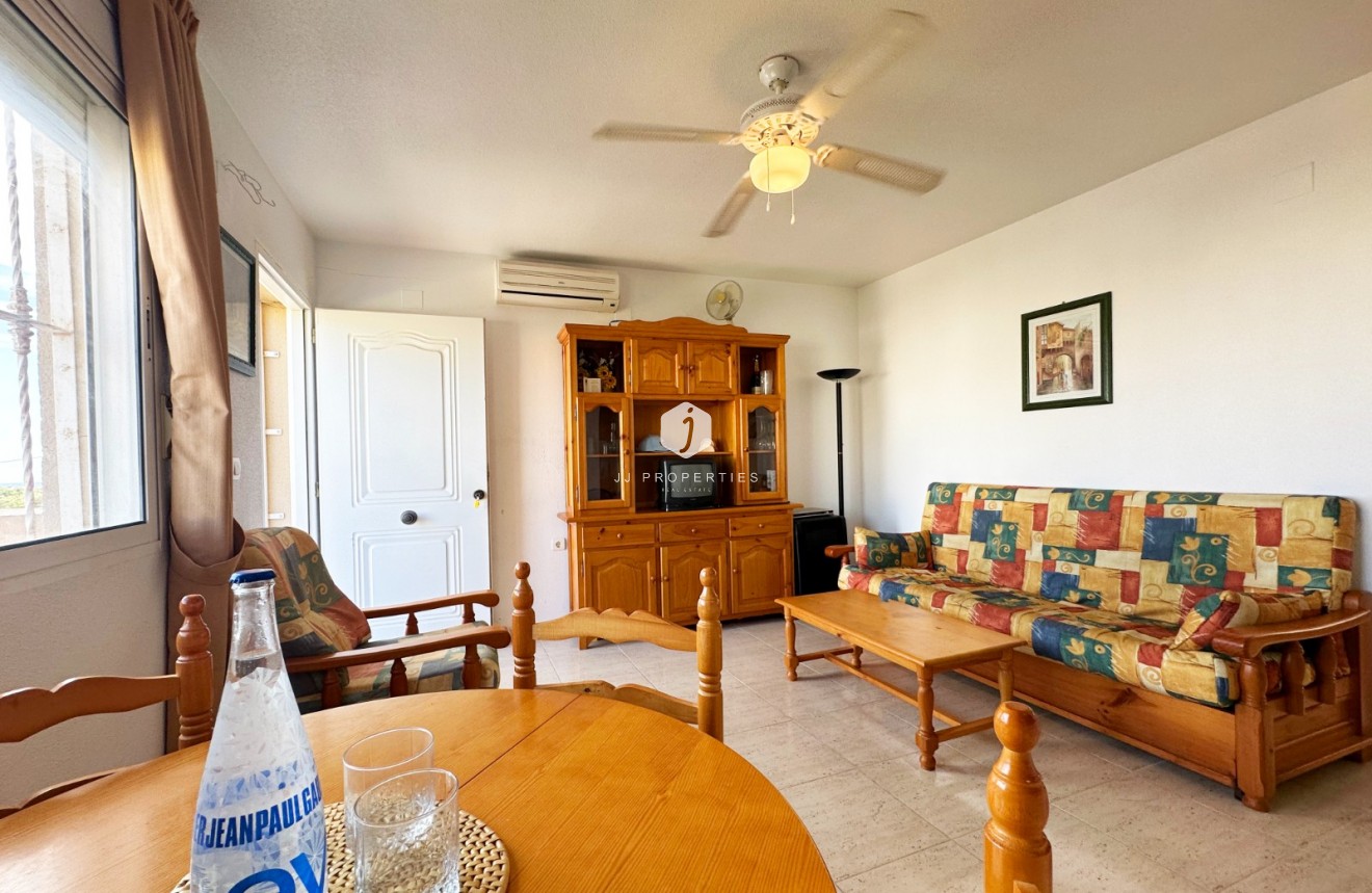 Tweedehands - Bungalow -
San Miguel de Salinas - Inland