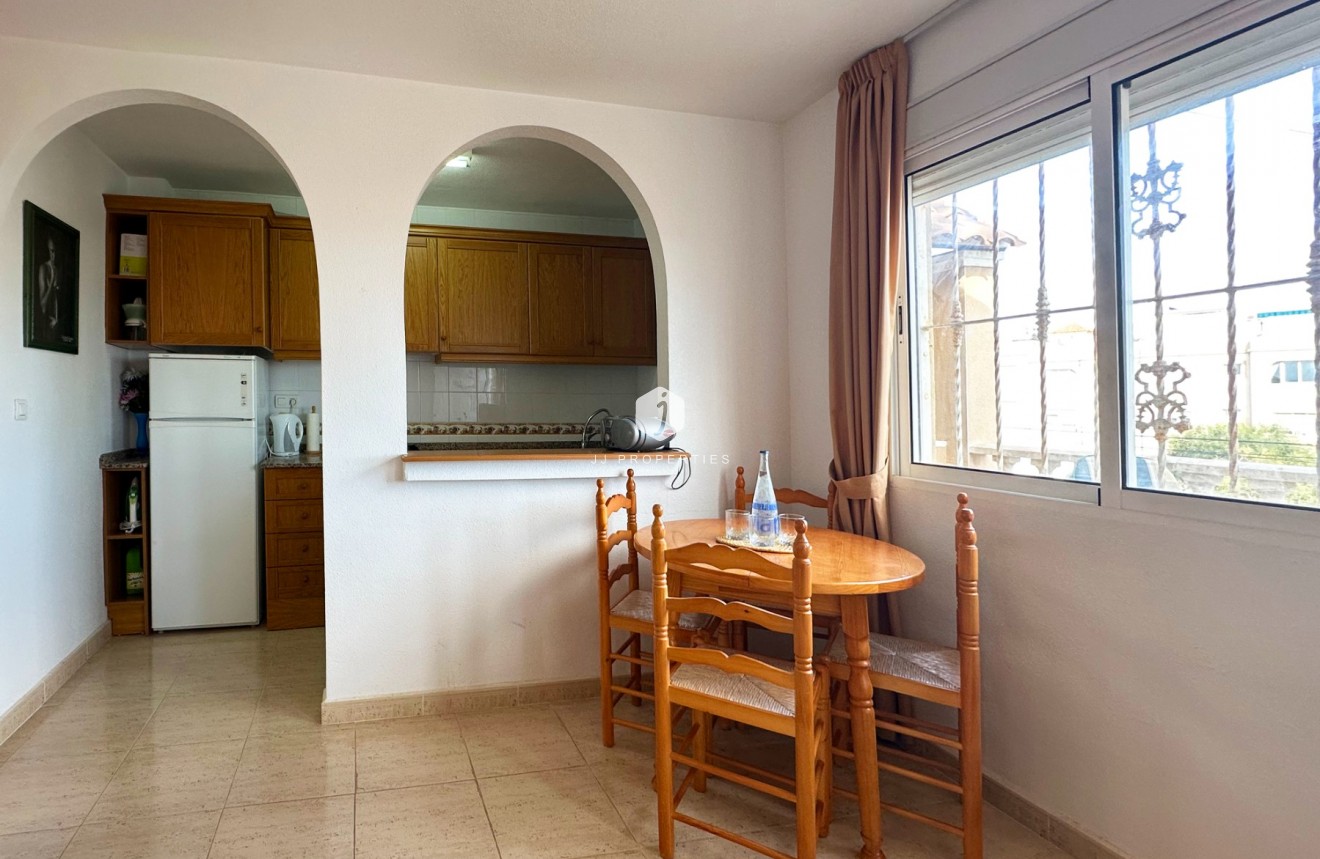 Tweedehands - Bungalow -
San Miguel de Salinas - Inland