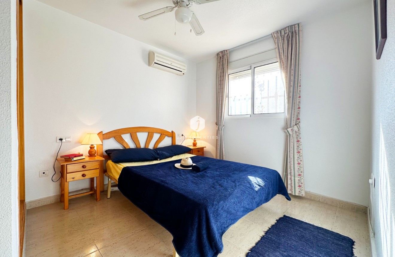 Tweedehands - Bungalow -
San Miguel de Salinas - Inland