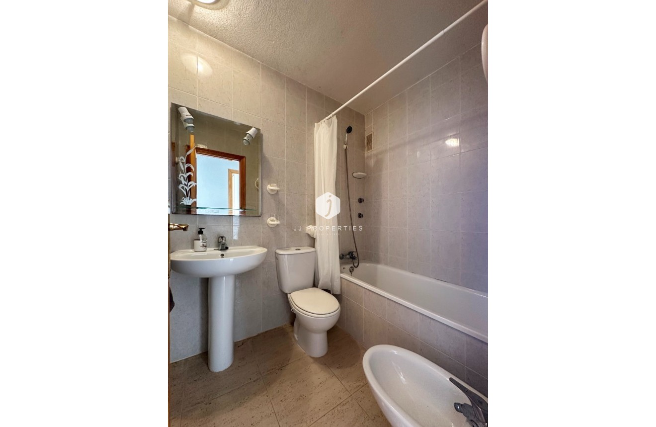 Tweedehands - Bungalow -
San Miguel de Salinas - Inland