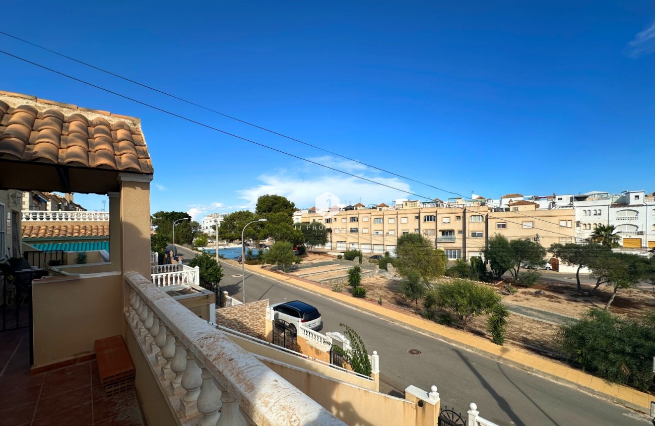 Tweedehands - Bungalow -
San Miguel de Salinas - Inland