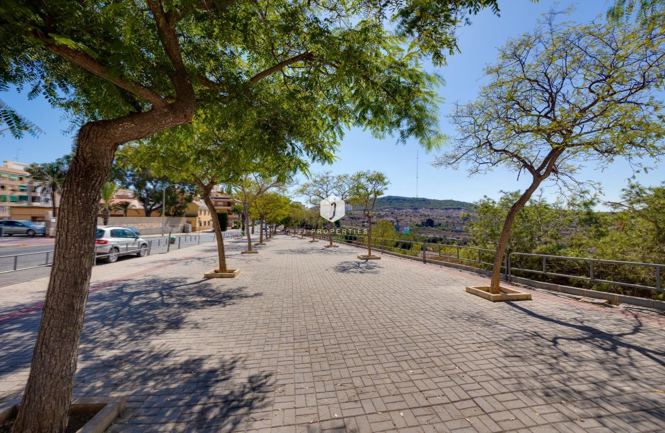 Tweedehands - Appartement / flat -
Guardamar del Segura - Pueblo