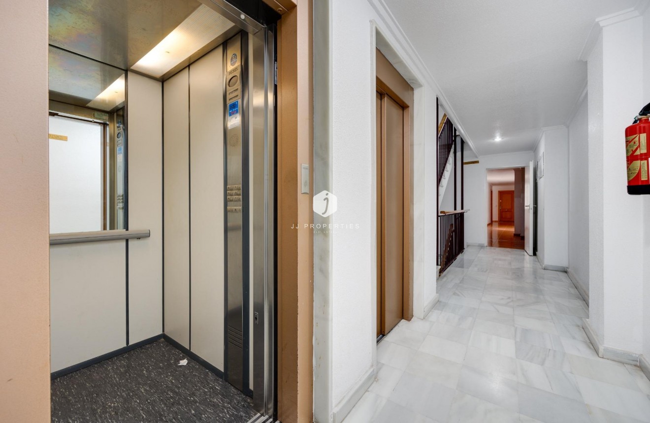 Tweedehands - Appartement / flat -
Guardamar del Segura - Pueblo
