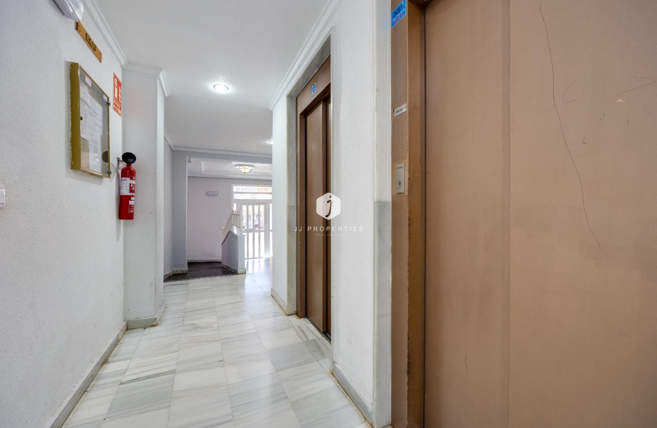 Tweedehands - Appartement / flat -
Guardamar del Segura - Pueblo
