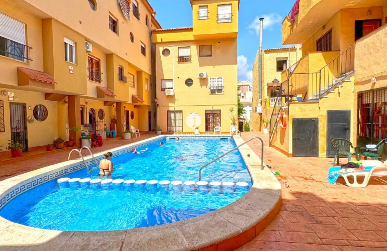 Tweedehands - duplex -
Torrevieja - Costa Blanca