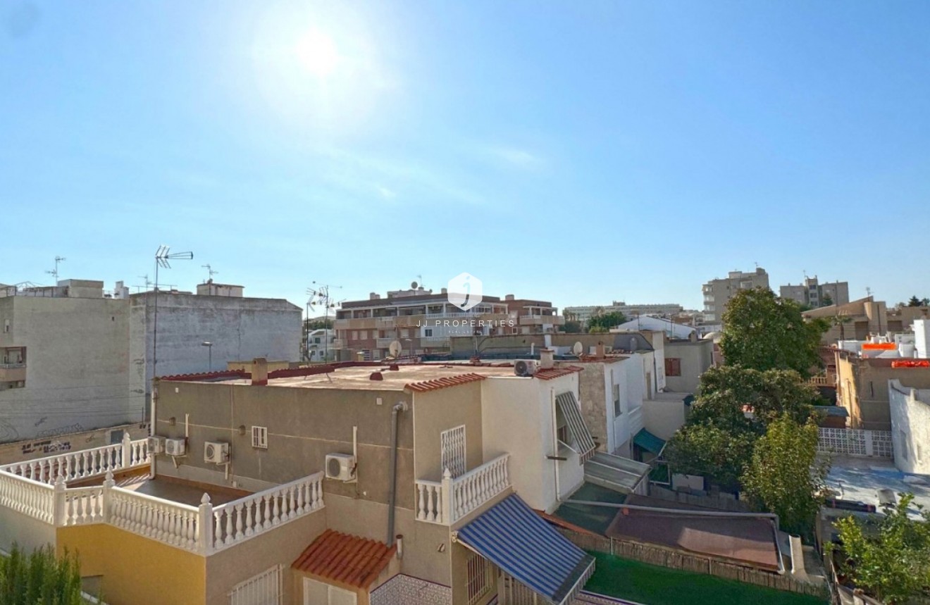 Tweedehands - duplex -
Torrevieja - Costa Blanca