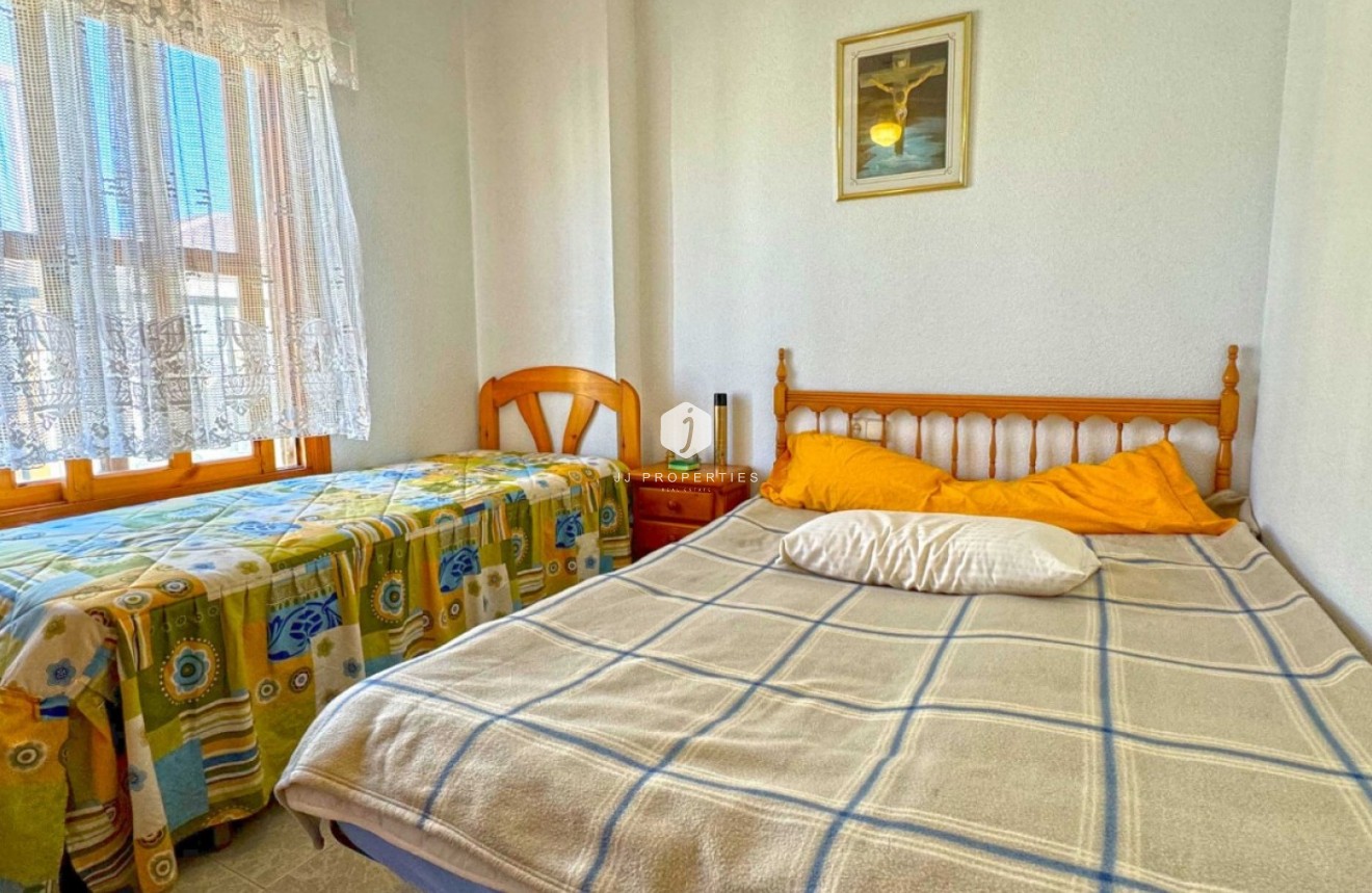 Tweedehands - duplex -
Torrevieja - Costa Blanca