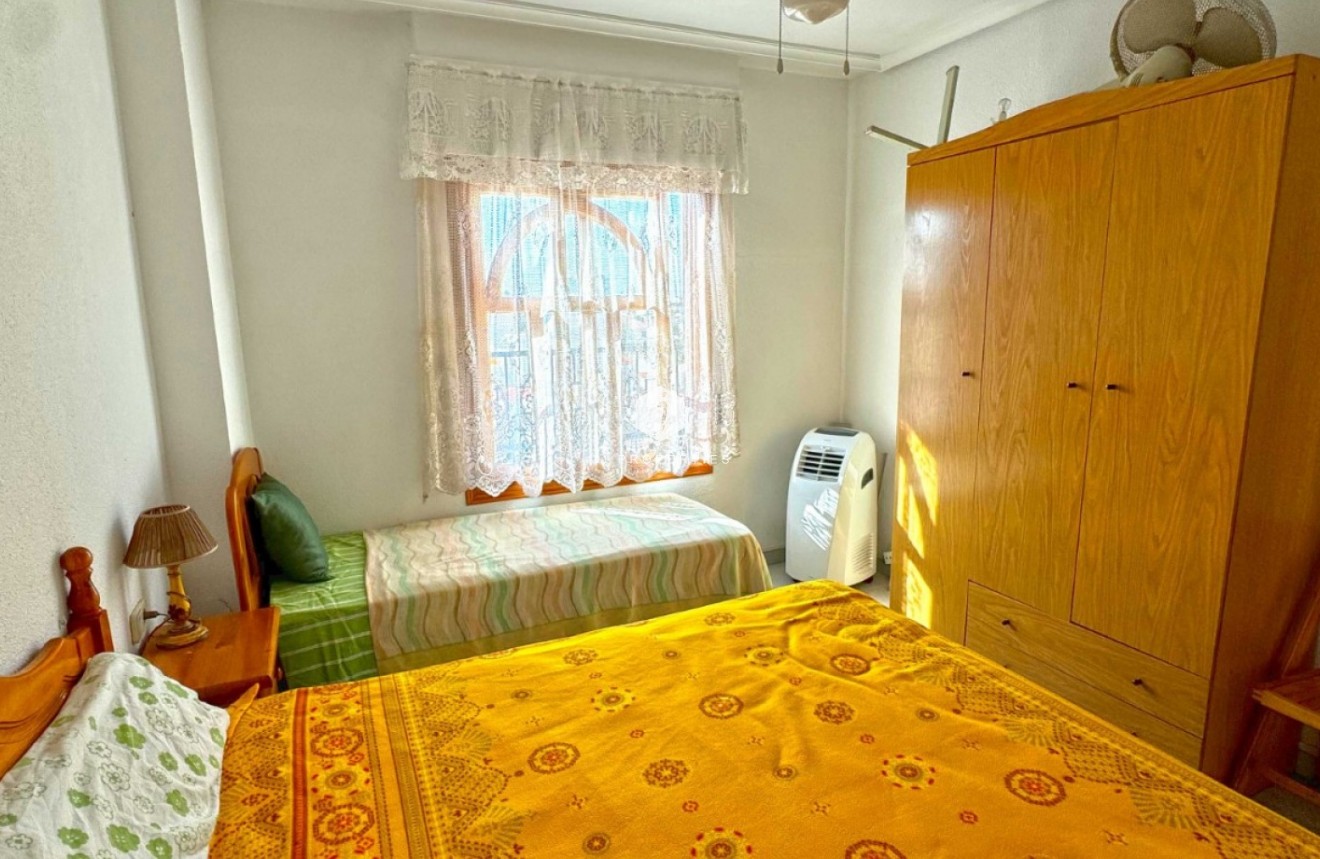 Tweedehands - duplex -
Torrevieja - Costa Blanca