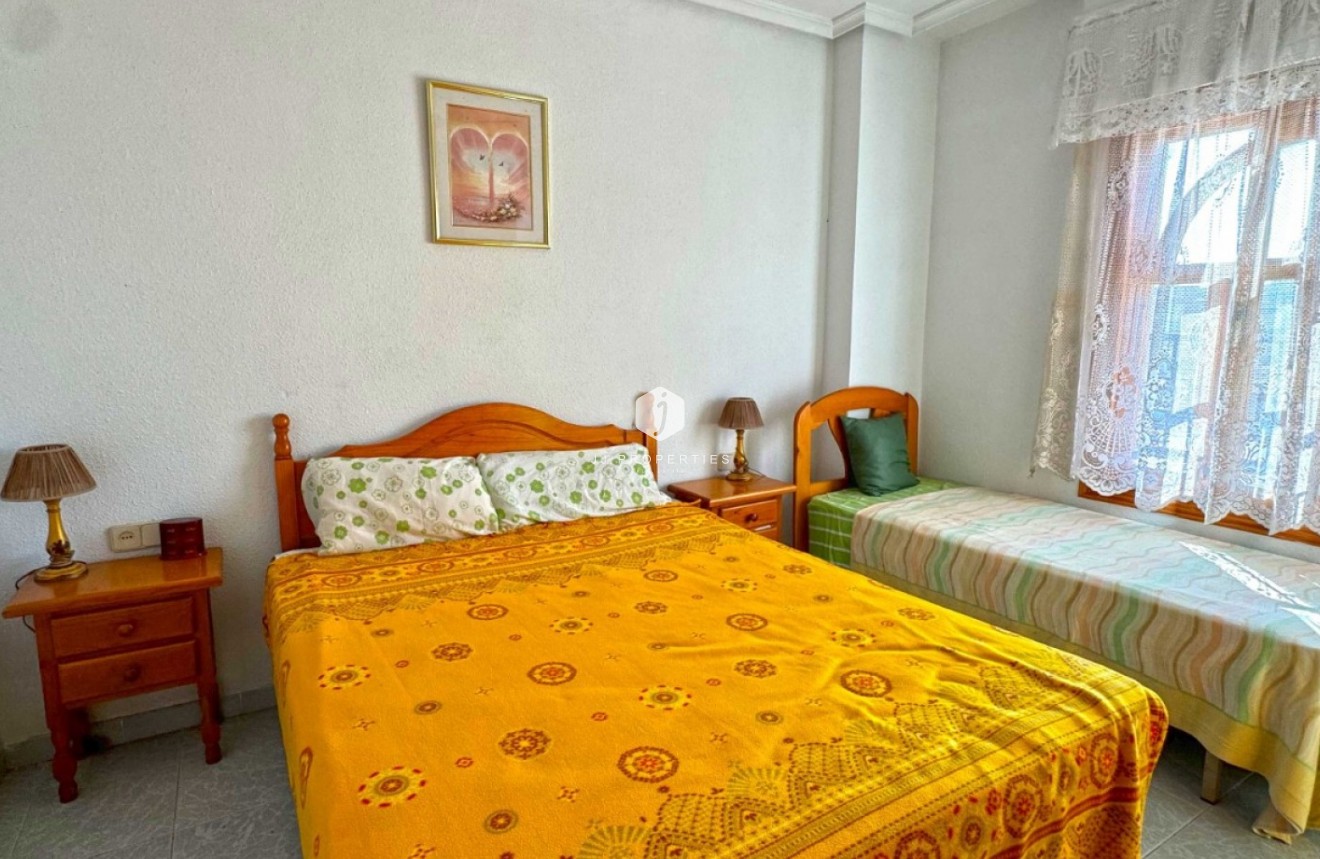 Tweedehands - duplex -
Torrevieja - Costa Blanca