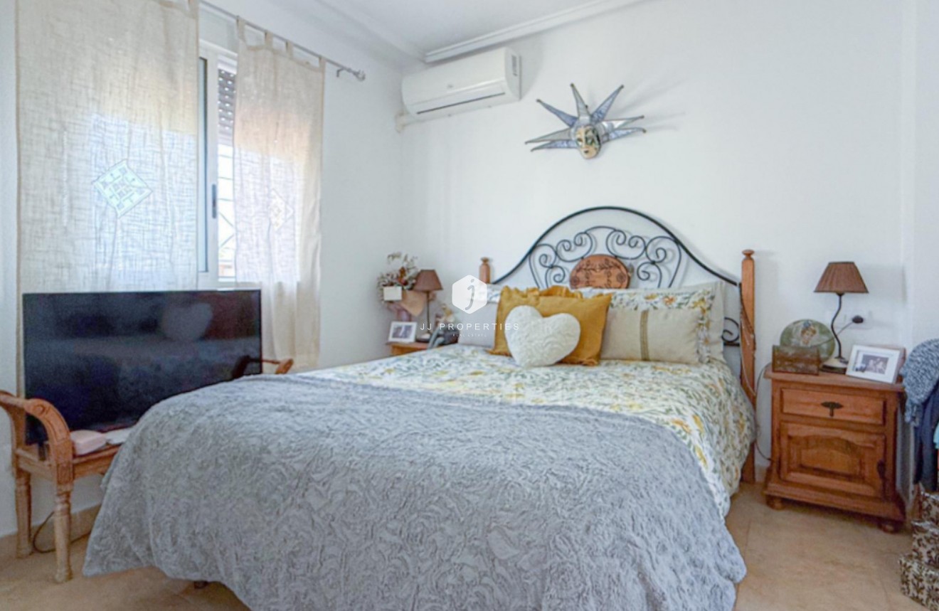 Tweedehands - Chalet -
Torrevieja - Costa Blanca