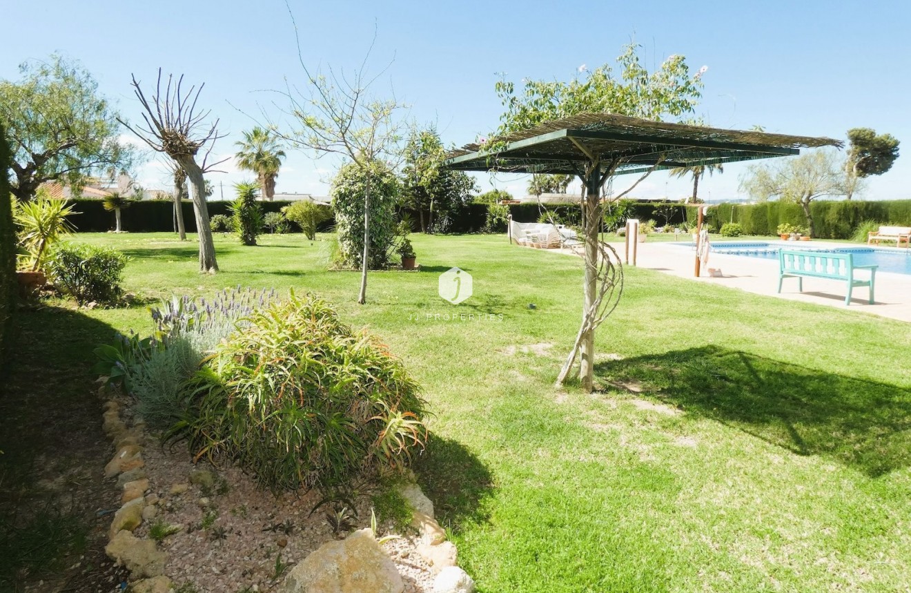 Tweedehands - Chalet -
Torrevieja - Costa Blanca
