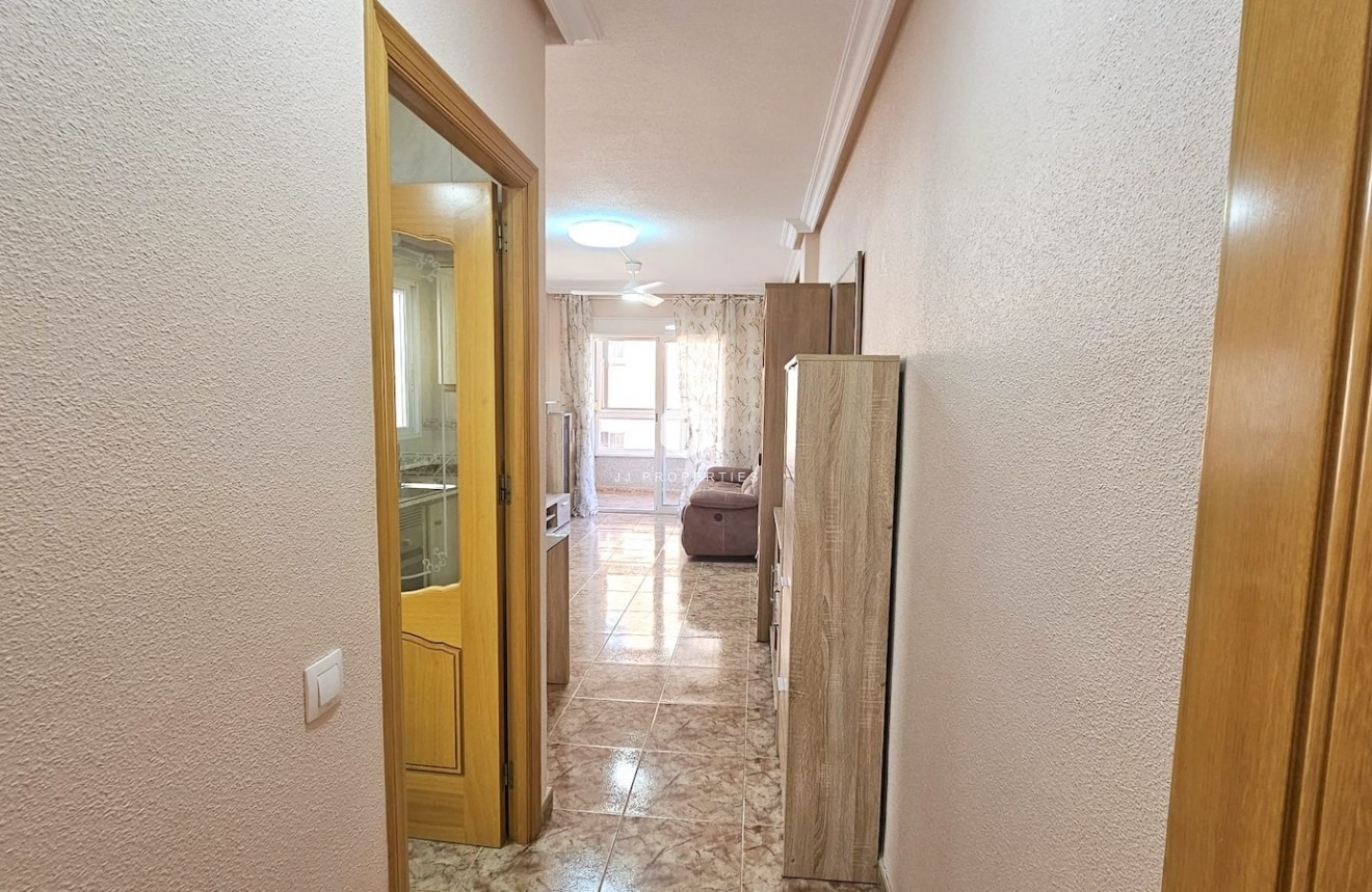 Tweedehands - Appartement / flat -
Torrevieja - Costa Blanca
