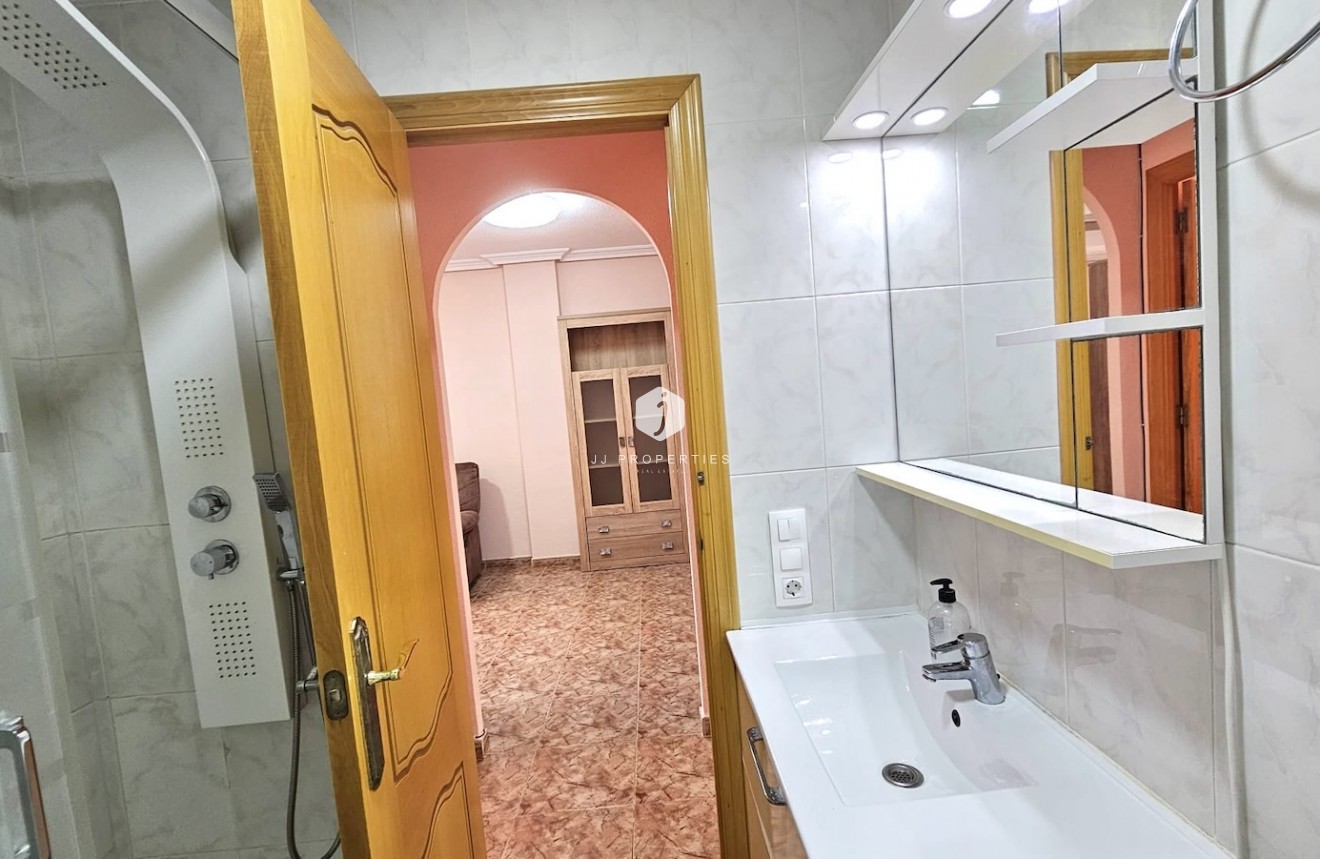 Tweedehands - Appartement / flat -
Torrevieja - Costa Blanca