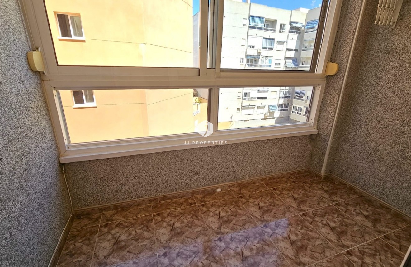 Tweedehands - Appartement / flat -
Torrevieja - Costa Blanca