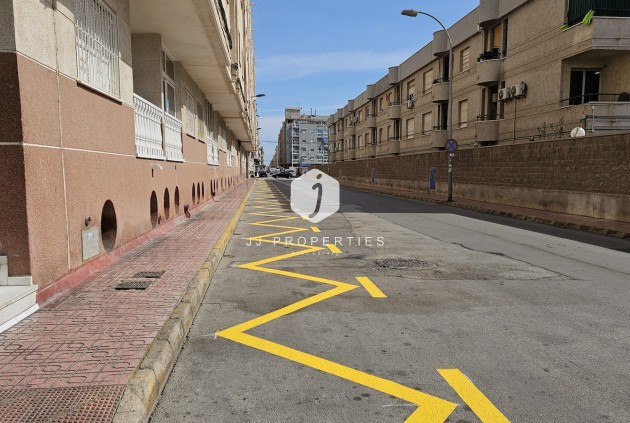 Tweedehands - Appartement / flat -
Torrevieja - Costa Blanca