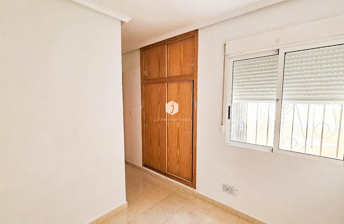 Tweedehands - Appartement / flat -
Orihuela Costa - La Florida