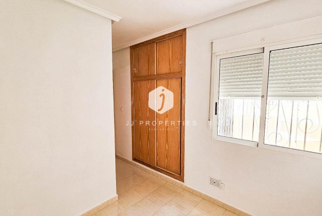 Tweedehands - Appartement / flat -
Orihuela Costa - La Florida