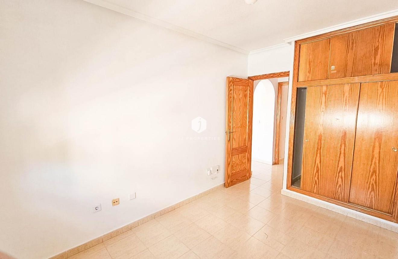 Tweedehands - Appartement / flat -
Orihuela Costa - La Florida