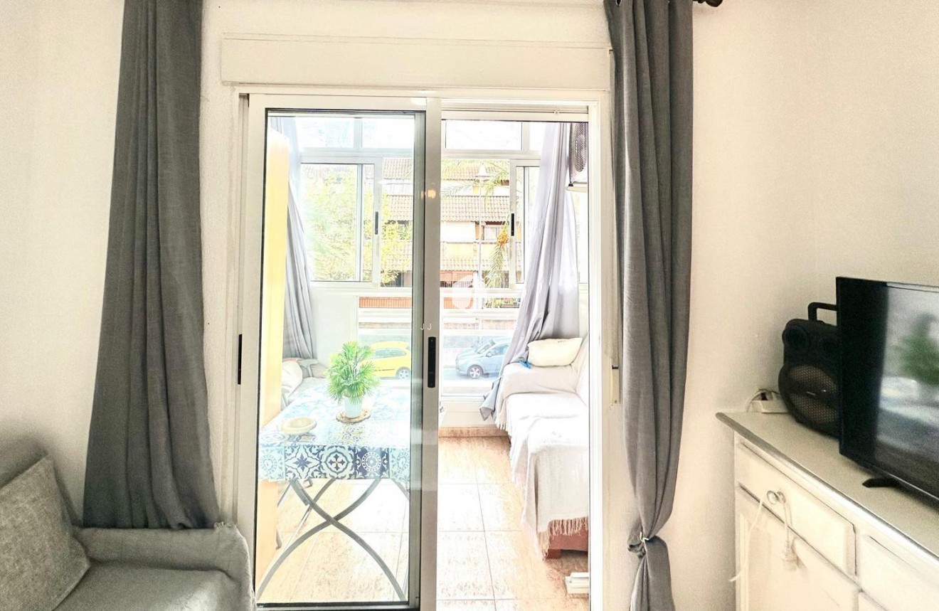 Tweedehands - Appartement / flat -
Torrevieja - Playa del Cura