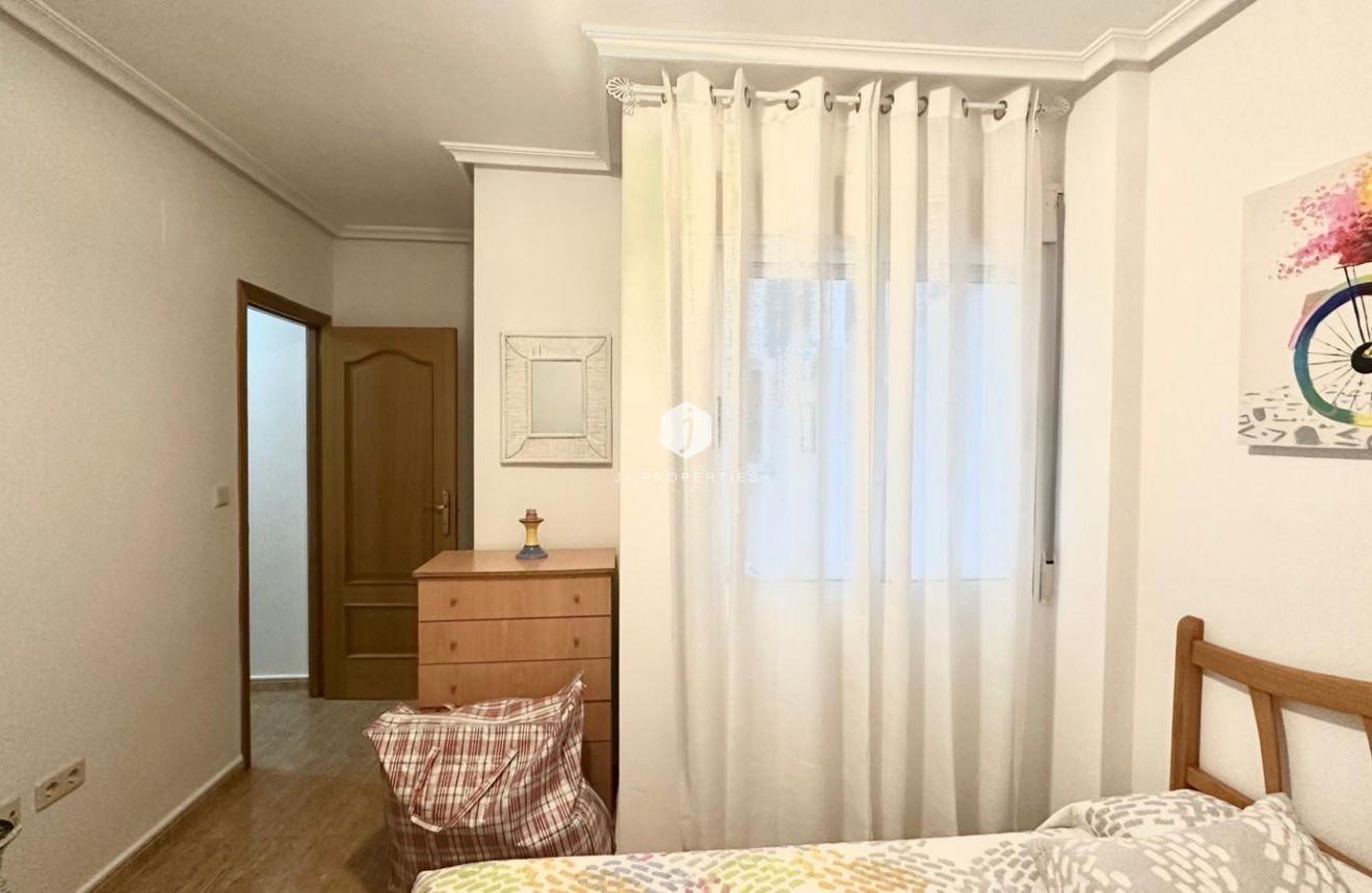 Tweedehands - Appartement / flat -
Torrevieja - Playa del Cura