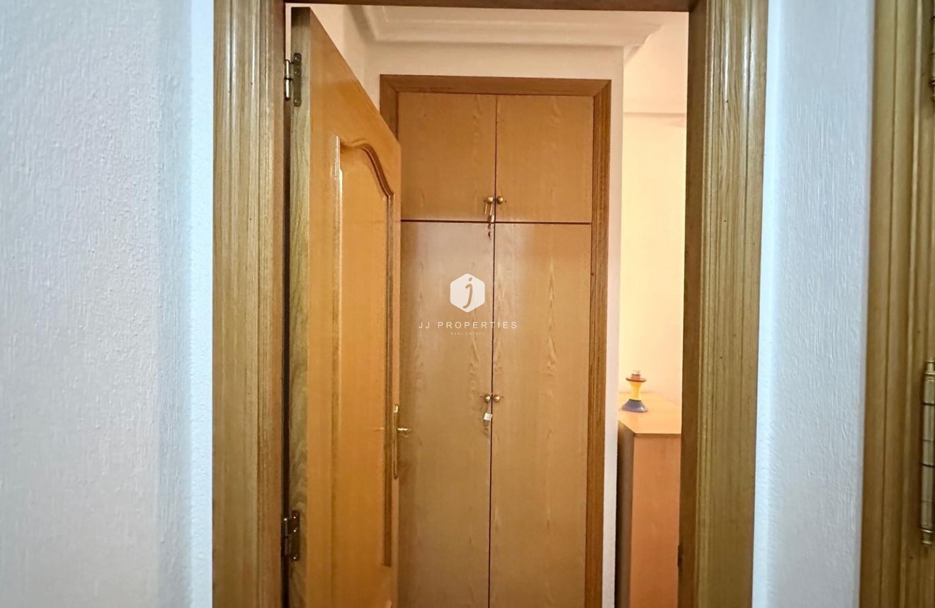 Tweedehands - Appartement / flat -
Torrevieja - Playa del Cura