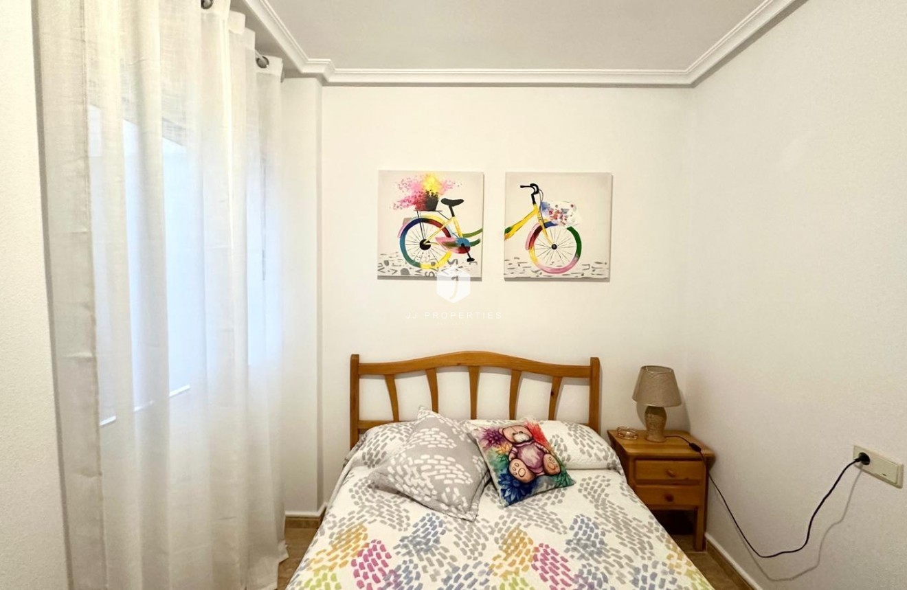 Tweedehands - Appartement / flat -
Torrevieja - Playa del Cura