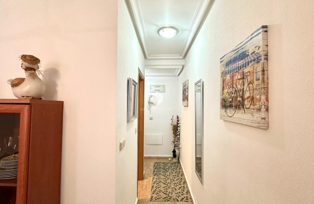 Tweedehands - Appartement / flat -
Torrevieja - Playa del Cura