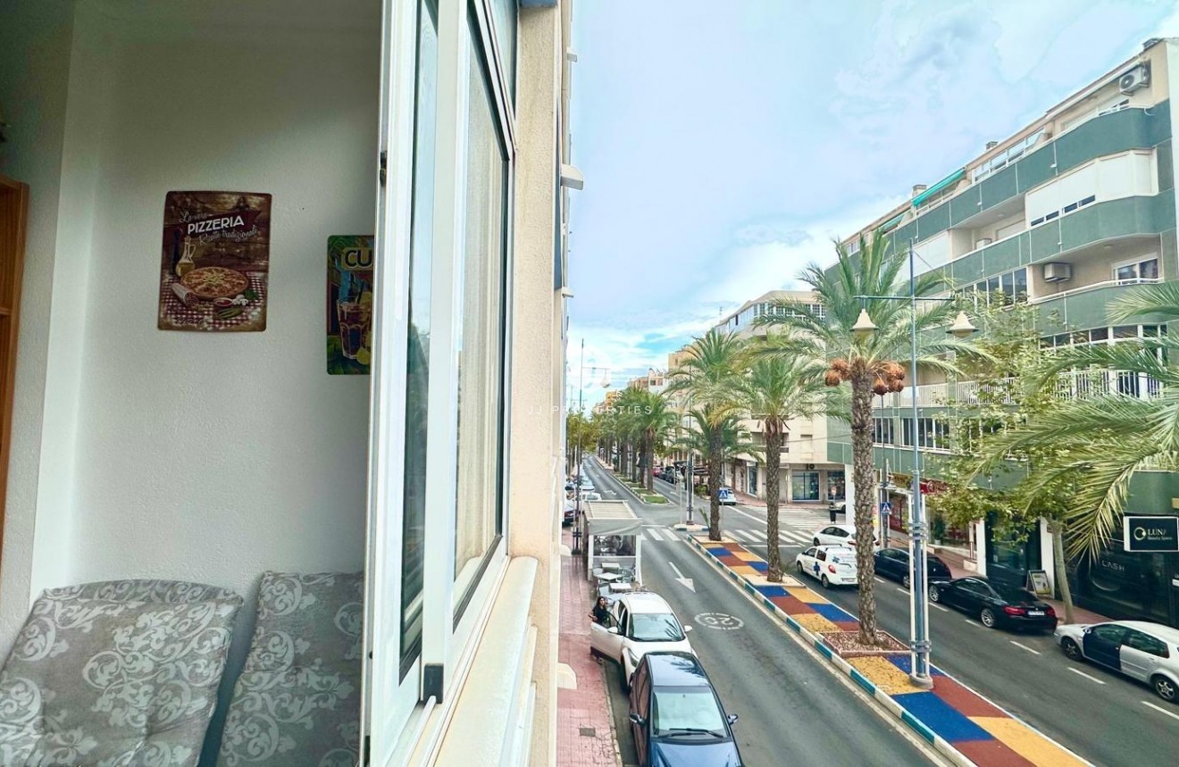 Tweedehands - Appartement / flat -
Torrevieja - Playa del Cura