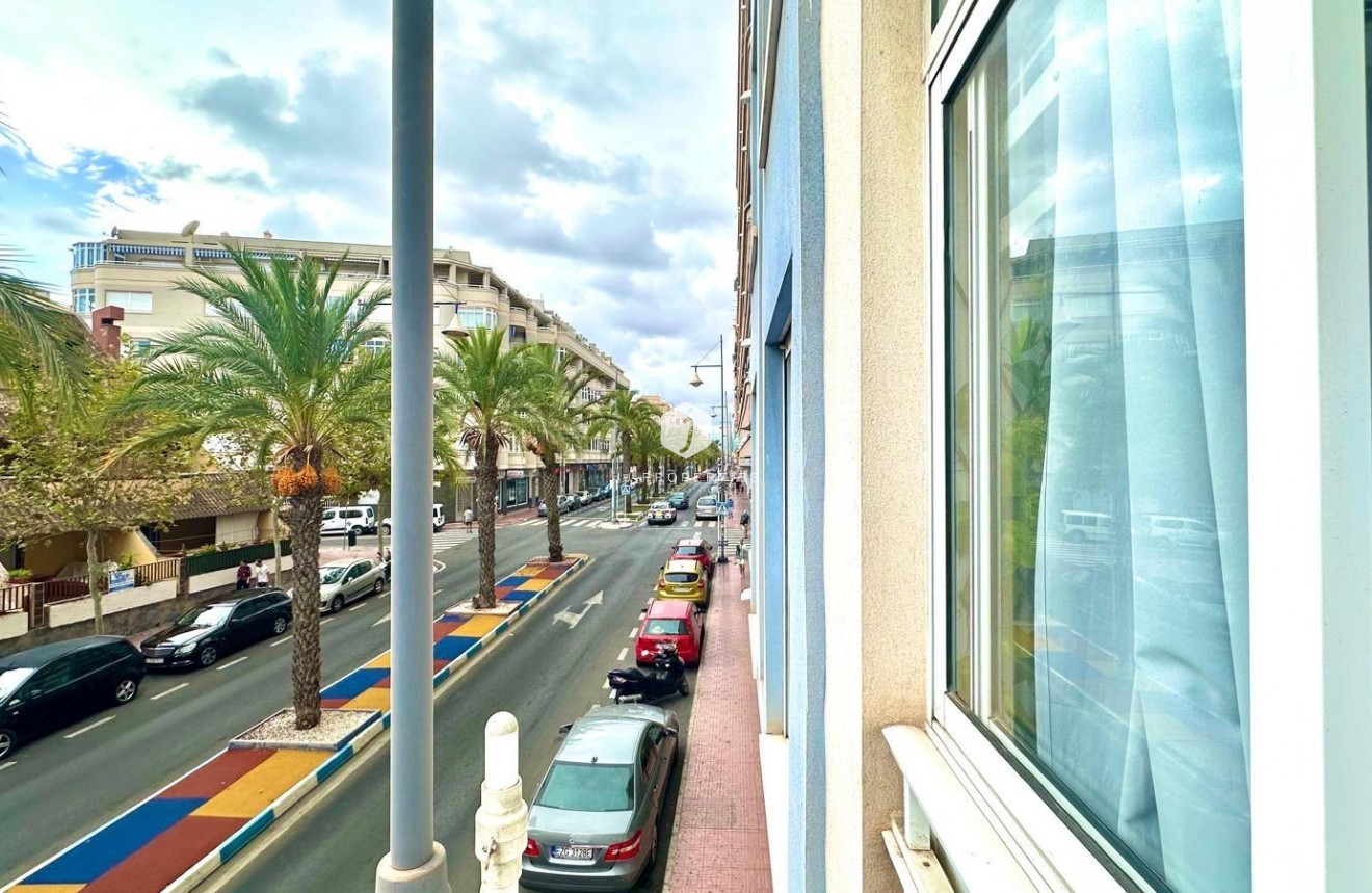 Tweedehands - Appartement / flat -
Torrevieja - Playa del Cura