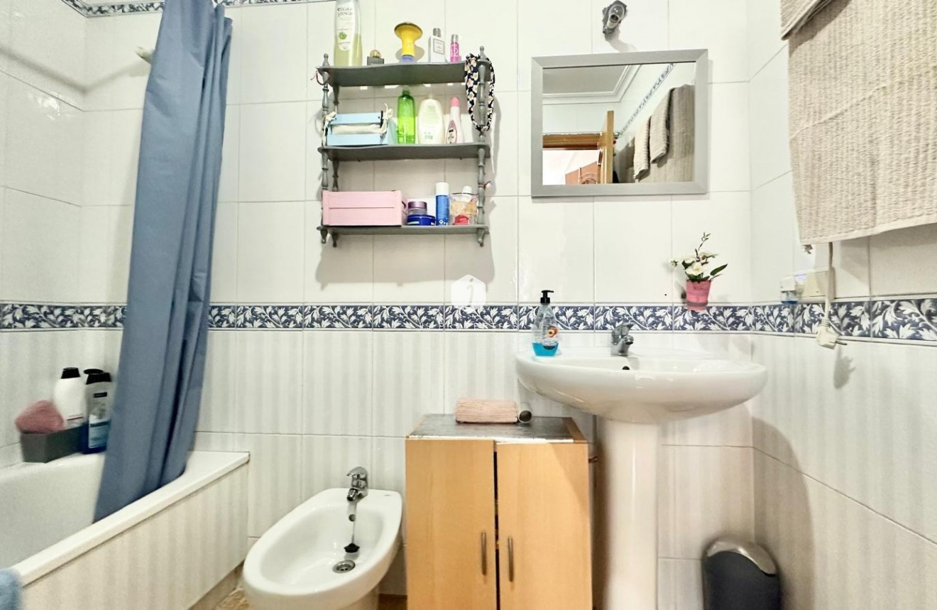 Tweedehands - Appartement / flat -
Torrevieja - Playa del Cura