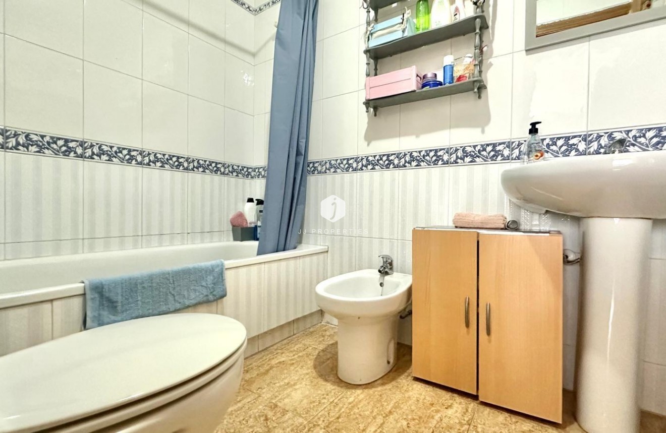 Tweedehands - Appartement / flat -
Torrevieja - Playa del Cura