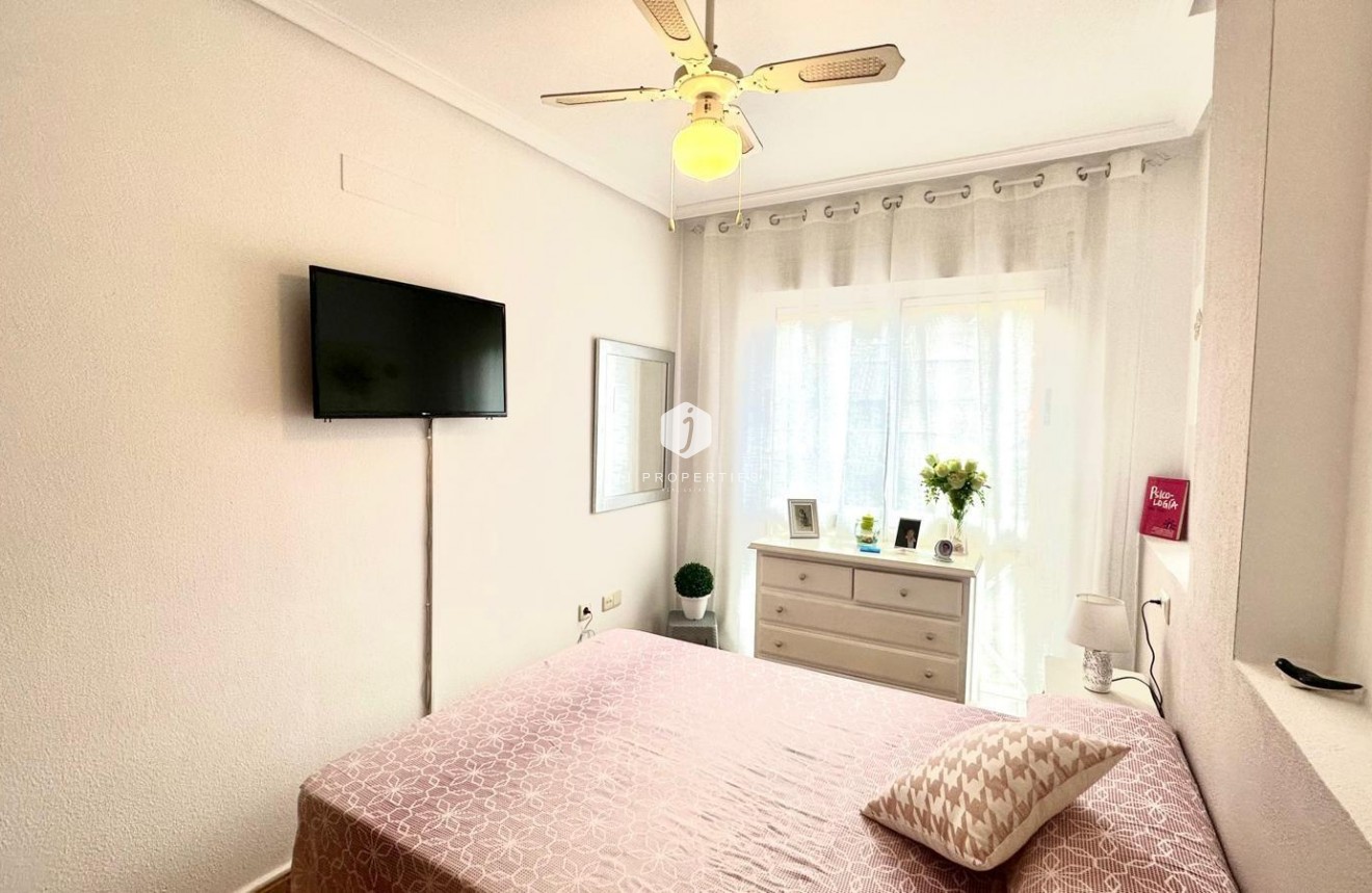 Tweedehands - Appartement / flat -
Torrevieja - Playa del Cura